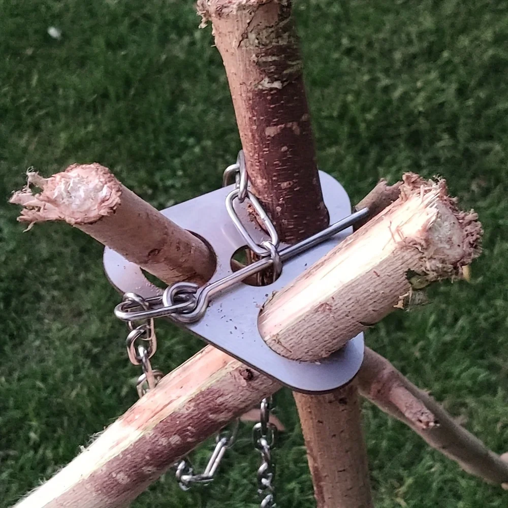 حامل ثلاثي القوائم من الفولاذ  - مراجعة Camping Cooking Pot Tripod وسعره